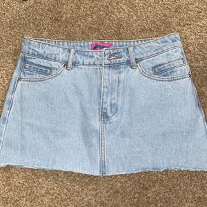 Mini low rise denim skirt